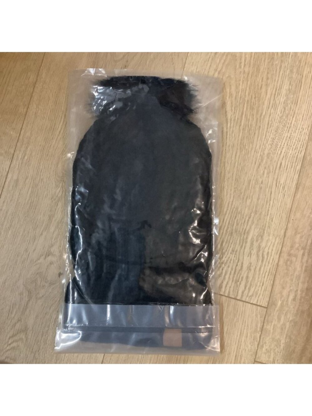Women’s Winter Pom Pom Beanie Hat Black Warm Lining, Knit Cap. New